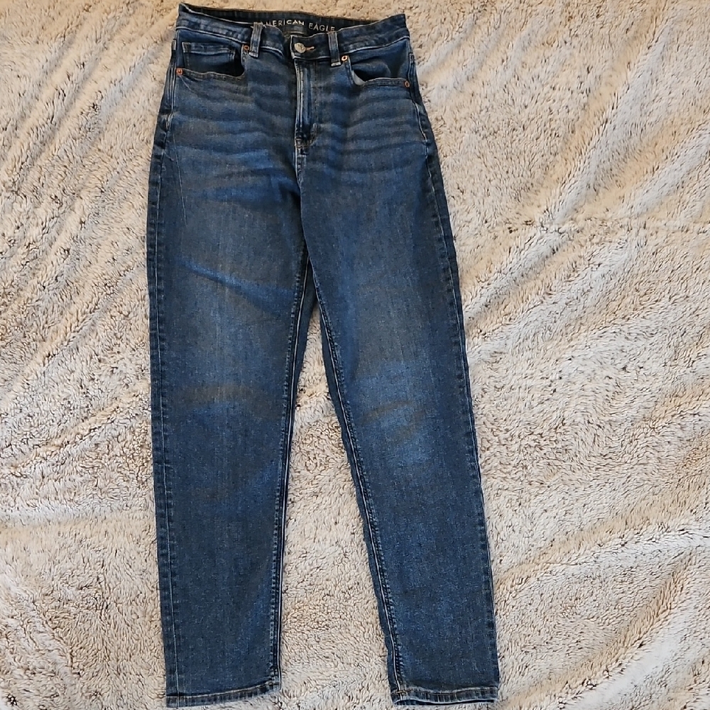American Eagle Outfitters Mom Jeans